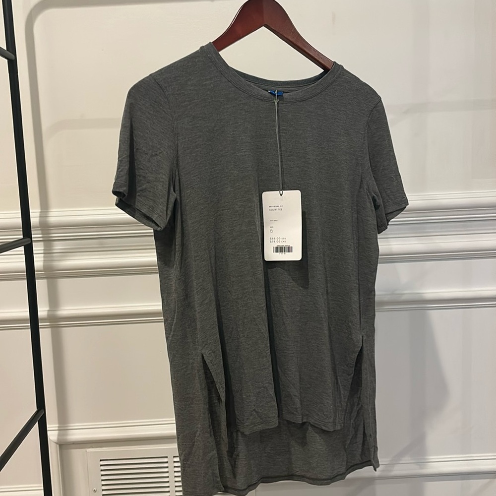 NWT Kit Ace women’s boyfriend fit court tee shirt  size 6. Heather gray.